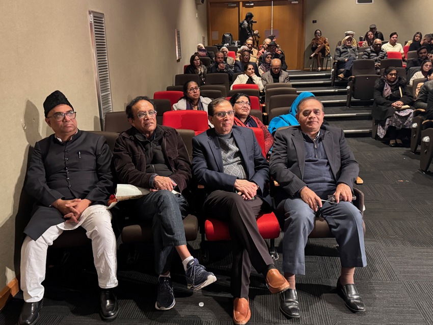 A group of people sitting in chairs

AI-generated content may be incorrect.