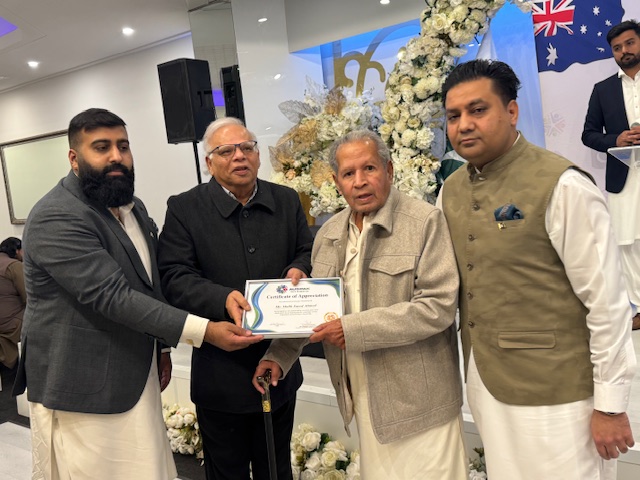 A group of men holding a certificate

AI-generated content may be incorrect.