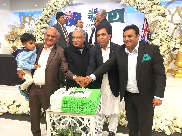 A group of men in suits

AI-generated content may be incorrect.