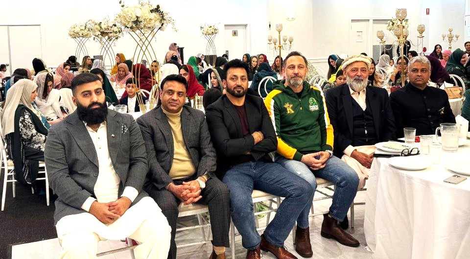 A group of men sitting in chairs

AI-generated content may be incorrect.