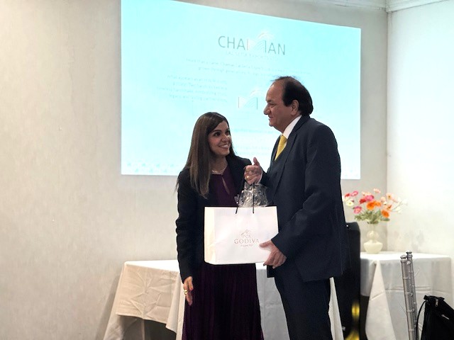 A person and person holding a bag

AI-generated content may be incorrect.