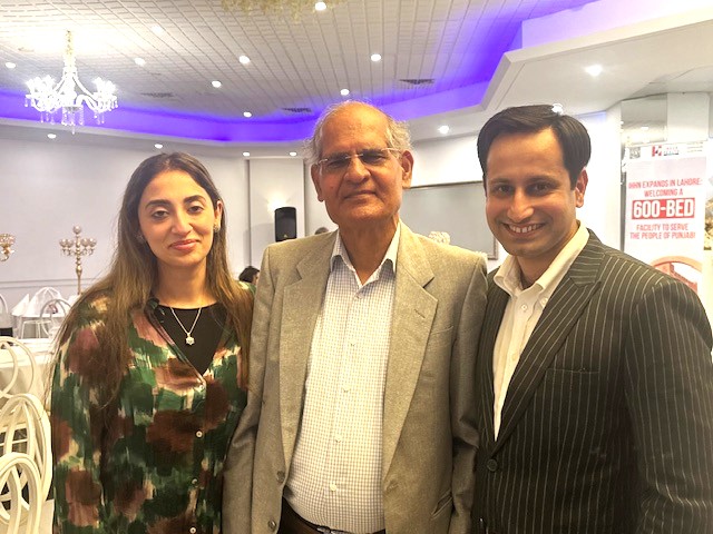 A group of people posing for a photo

AI-generated content may be incorrect.