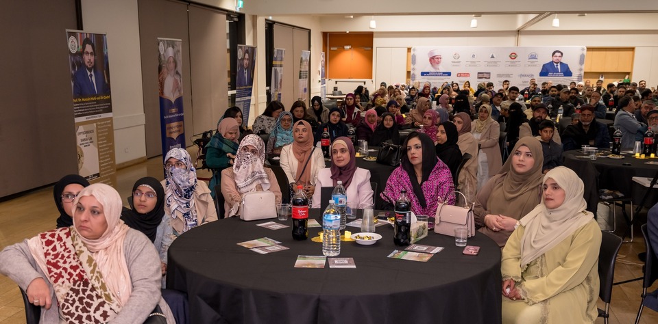 A group of women sitting at a table

AI-generated content may be incorrect.