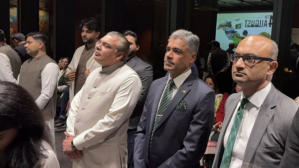 A group of men standing in a line

AI-generated content may be incorrect.