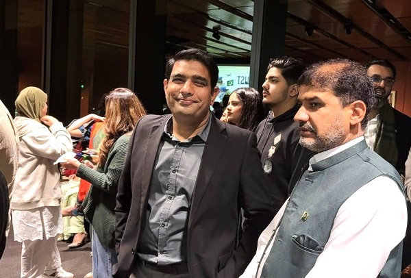 A group of men standing together

AI-generated content may be incorrect.