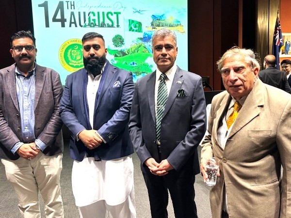 A group of men standing together

AI-generated content may be incorrect.