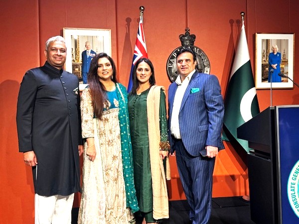 A group of people standing in front of a podium

AI-generated content may be incorrect.