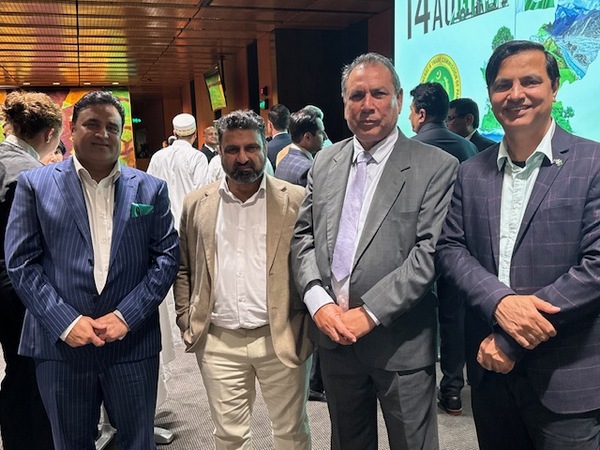 A group of men standing together

AI-generated content may be incorrect.