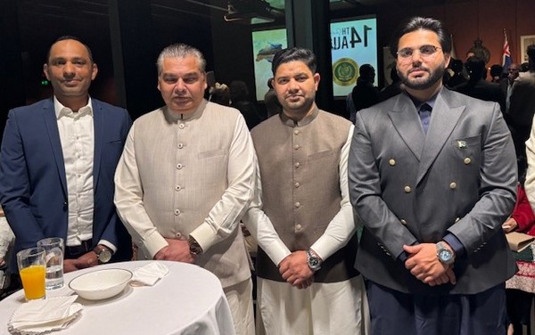 A group of men standing together

AI-generated content may be incorrect.