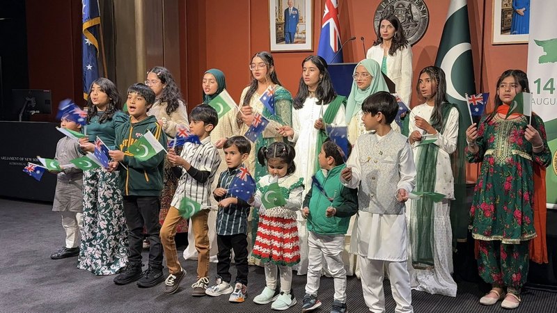 A group of people standing on a stage

AI-generated content may be incorrect.