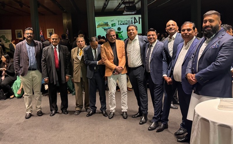 A group of men standing together

AI-generated content may be incorrect.