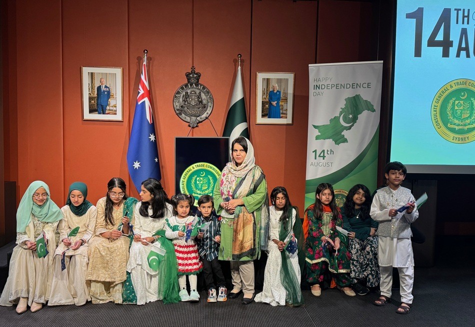 A group of people standing in front of flags

AI-generated content may be incorrect.