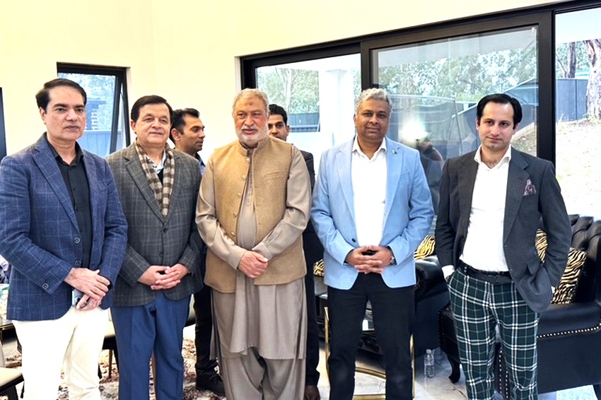 A group of men standing together

AI-generated content may be incorrect.