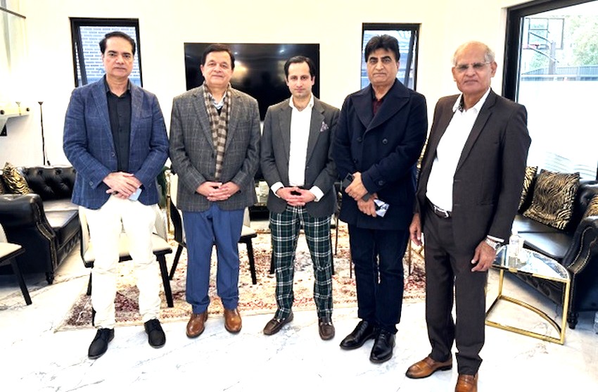 A group of men standing together

AI-generated content may be incorrect.