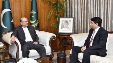 A group of men sitting in chairs

AI-generated content may be incorrect.