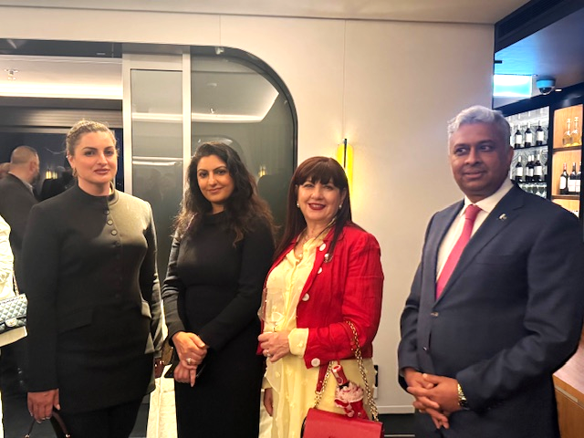 A group of people posing for a photo

AI-generated content may be incorrect.