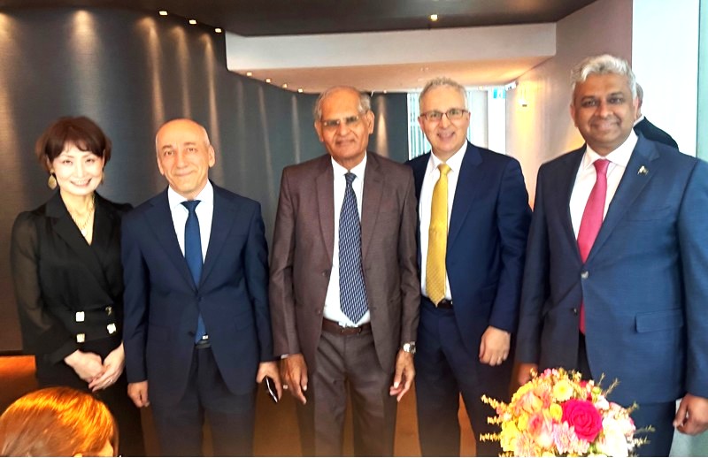 A group of men in suits

AI-generated content may be incorrect.