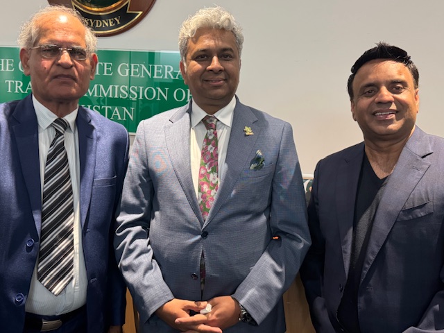 A group of men in suits

AI-generated content may be incorrect.