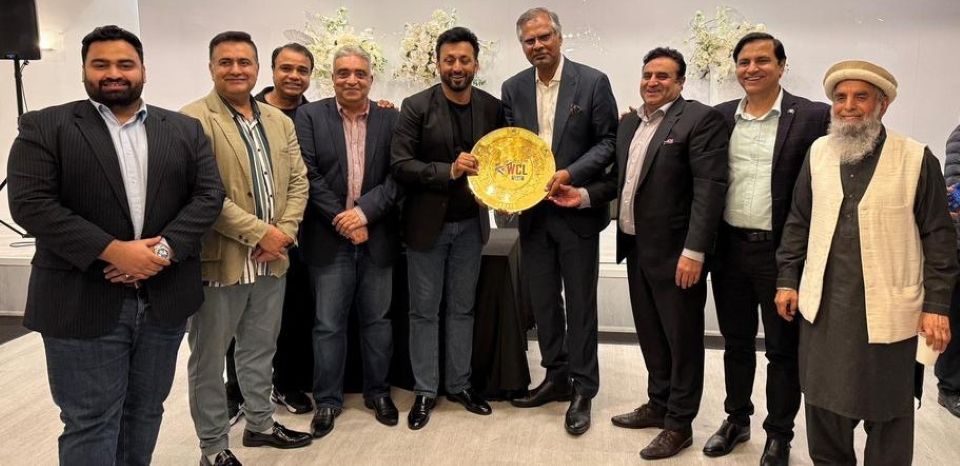 A group of men posing for a photo

AI-generated content may be incorrect.