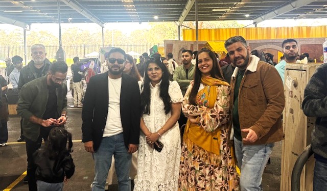 A group of people posing for a photo

AI-generated content may be incorrect.