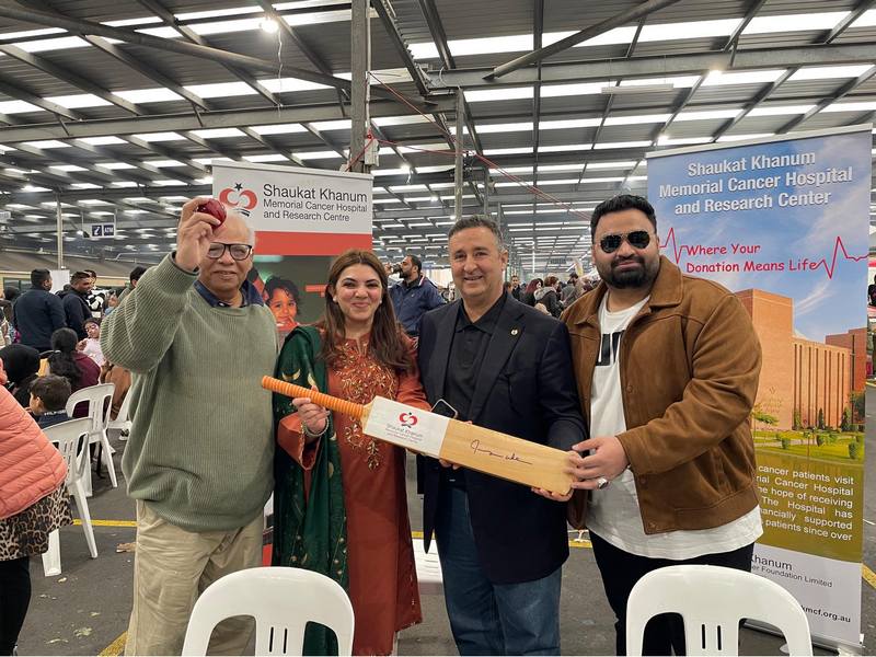 A group of people posing for a photo

AI-generated content may be incorrect.