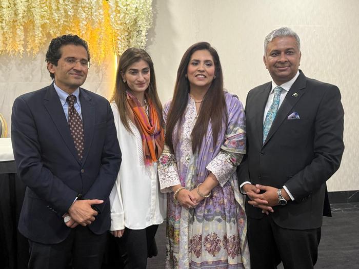 A group of people posing for a photo

AI-generated content may be incorrect.