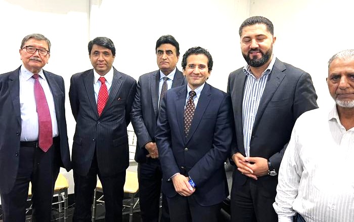 A group of men in suits

AI-generated content may be incorrect.