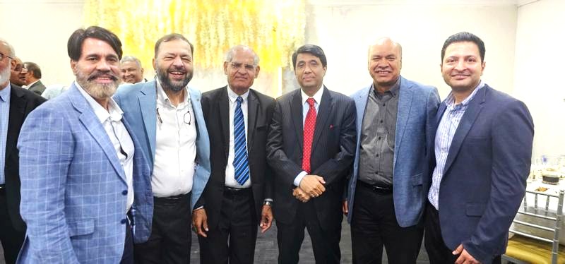 A group of men in suits

AI-generated content may be incorrect.