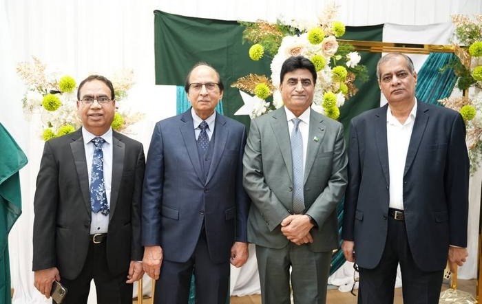 A group of men in suits

AI-generated content may be incorrect.