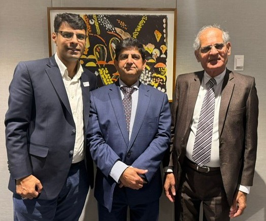 A group of men in suits

AI-generated content may be incorrect.