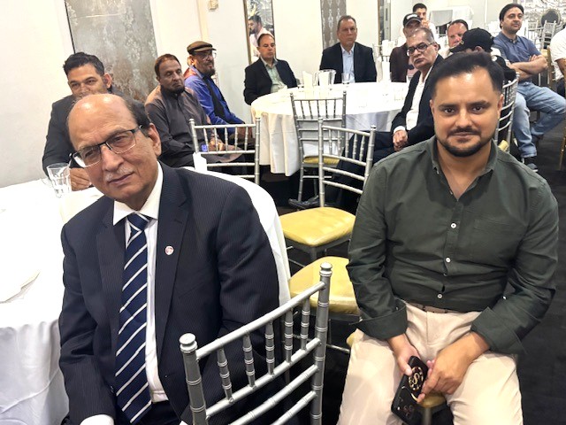 A group of men sitting in chairs

AI-generated content may be incorrect.