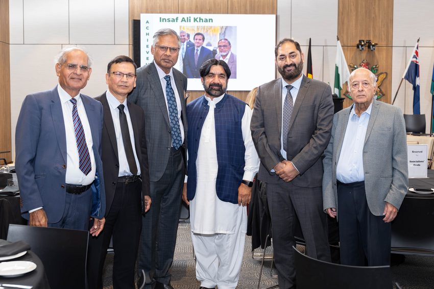 A group of men in suits

AI-generated content may be incorrect.