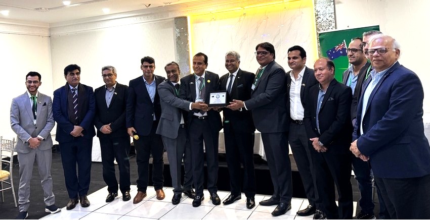 A group of men in suits holding a plaque

AI-generated content may be incorrect.
