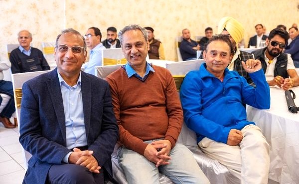 A group of men sitting in chairs

AI-generated content may be incorrect.