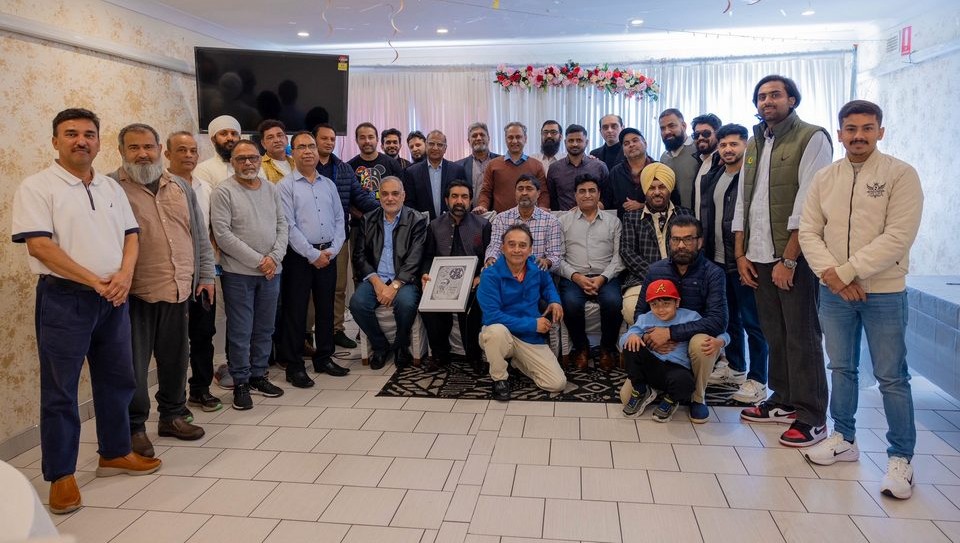 A group of people posing for a photo

AI-generated content may be incorrect.