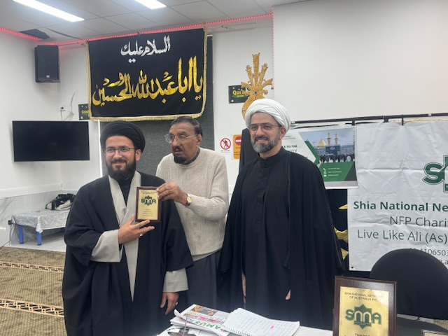 A group of men standing together

AI-generated content may be incorrect.