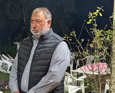 A person in a vest

AI-generated content may be incorrect.